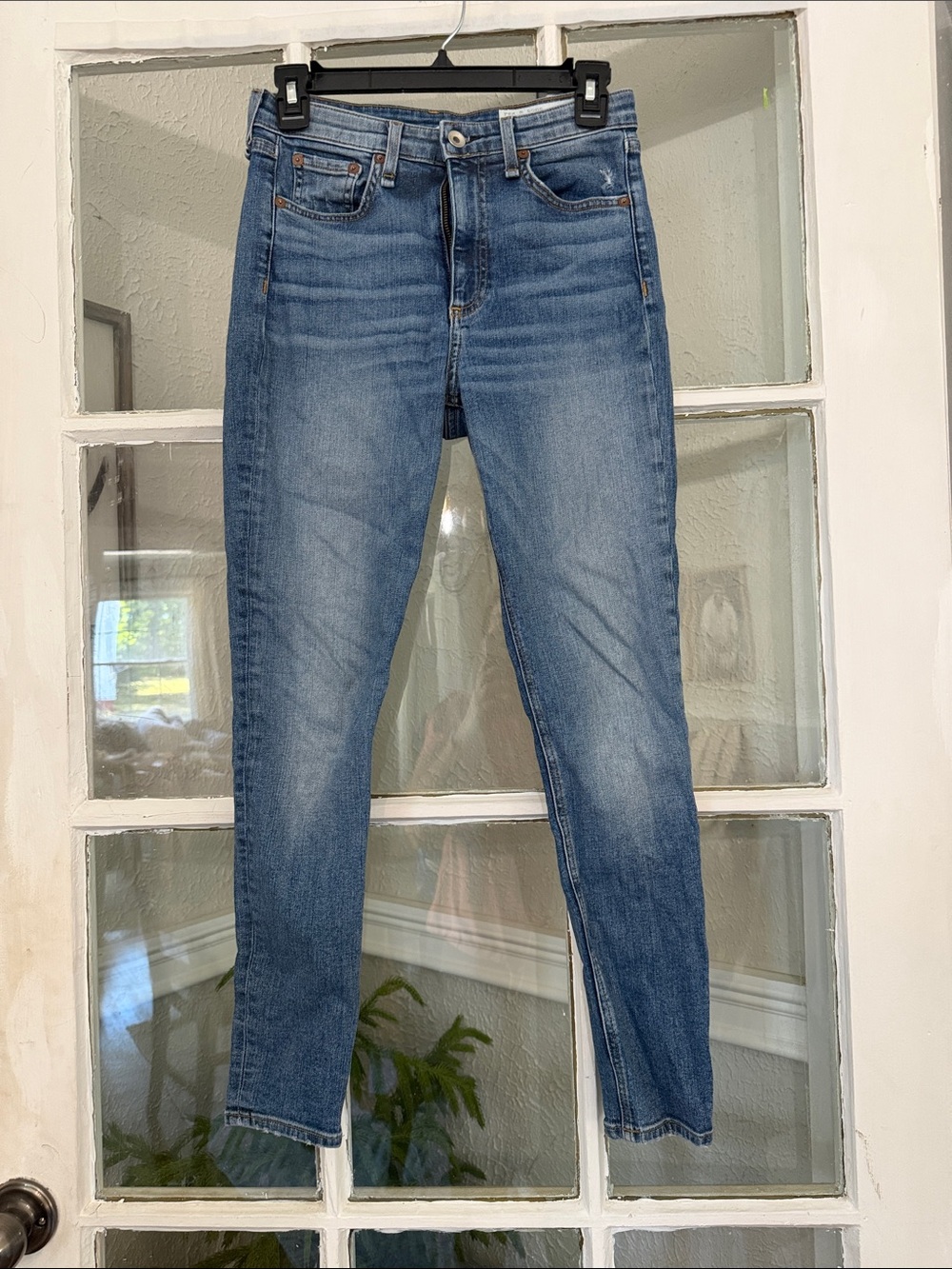 Rag & Bone Classic Mid-Wash Women’s Skinny Jeans